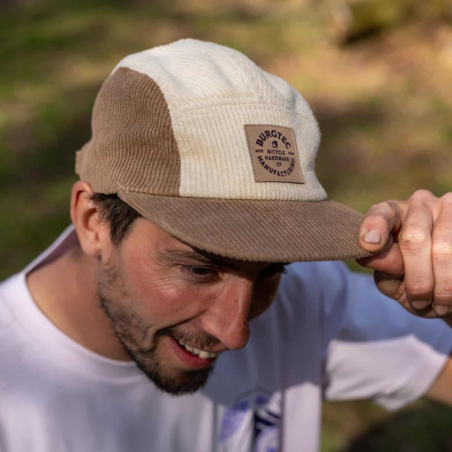 Cappello BURGTEC BANDIT CORDUROY FIVE PANEL Beige/Brown