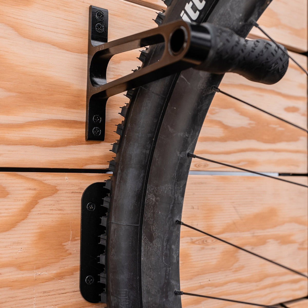 Gancio portabici da parete LEZYNE in alluminio CNC nero