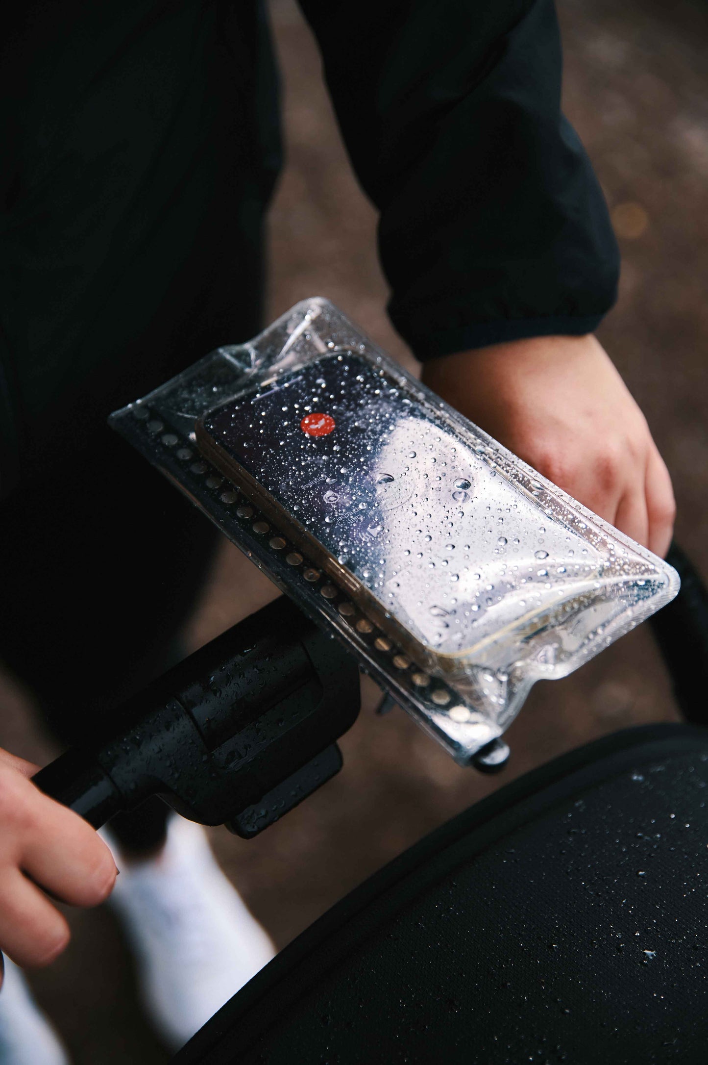 Custodia universale per smartphone FIDLOCK VACUUM UNI PHONE CASE L