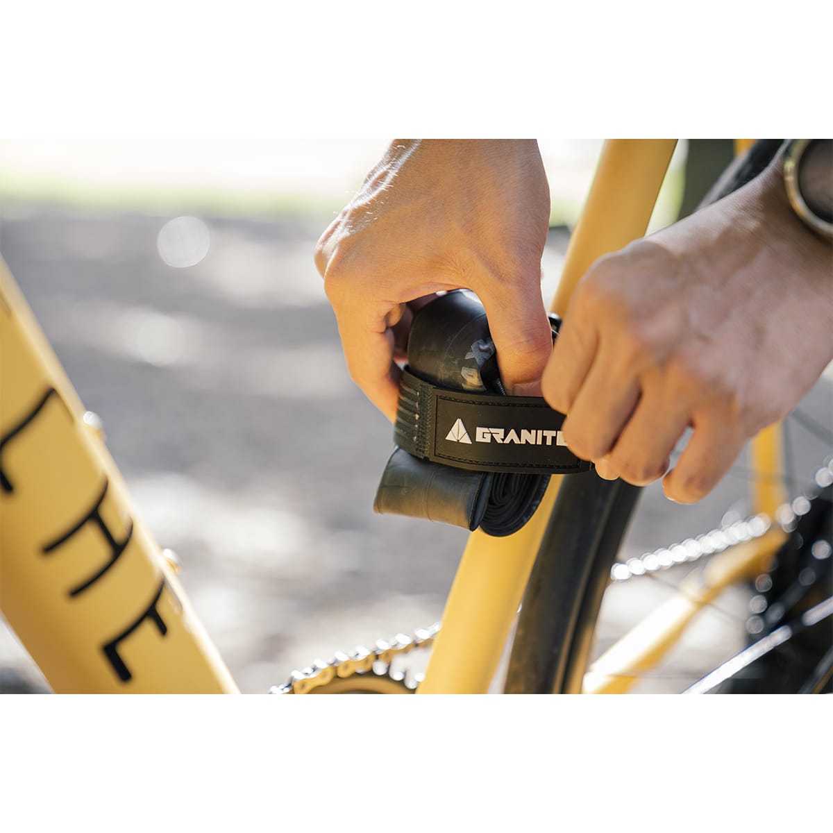 Cinghia universale sulla vite del portabottiglie PORTALEDGE DESIGN IN GRANITO