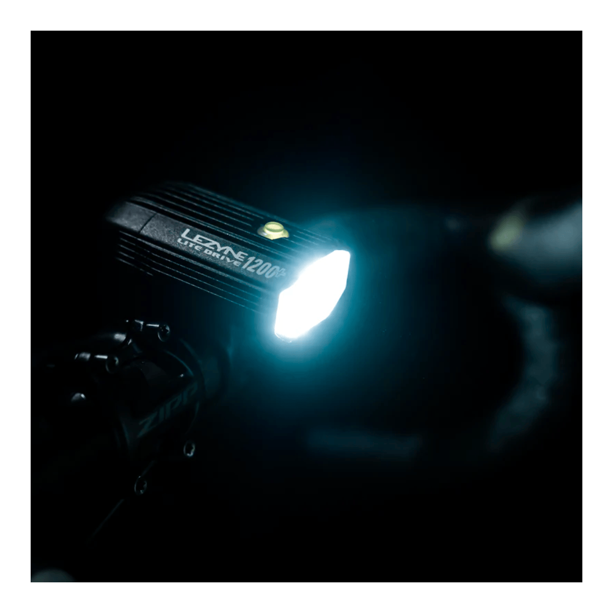 Illuminazione anteriore LEZYNE LITE DRIVE 1200+ Nera