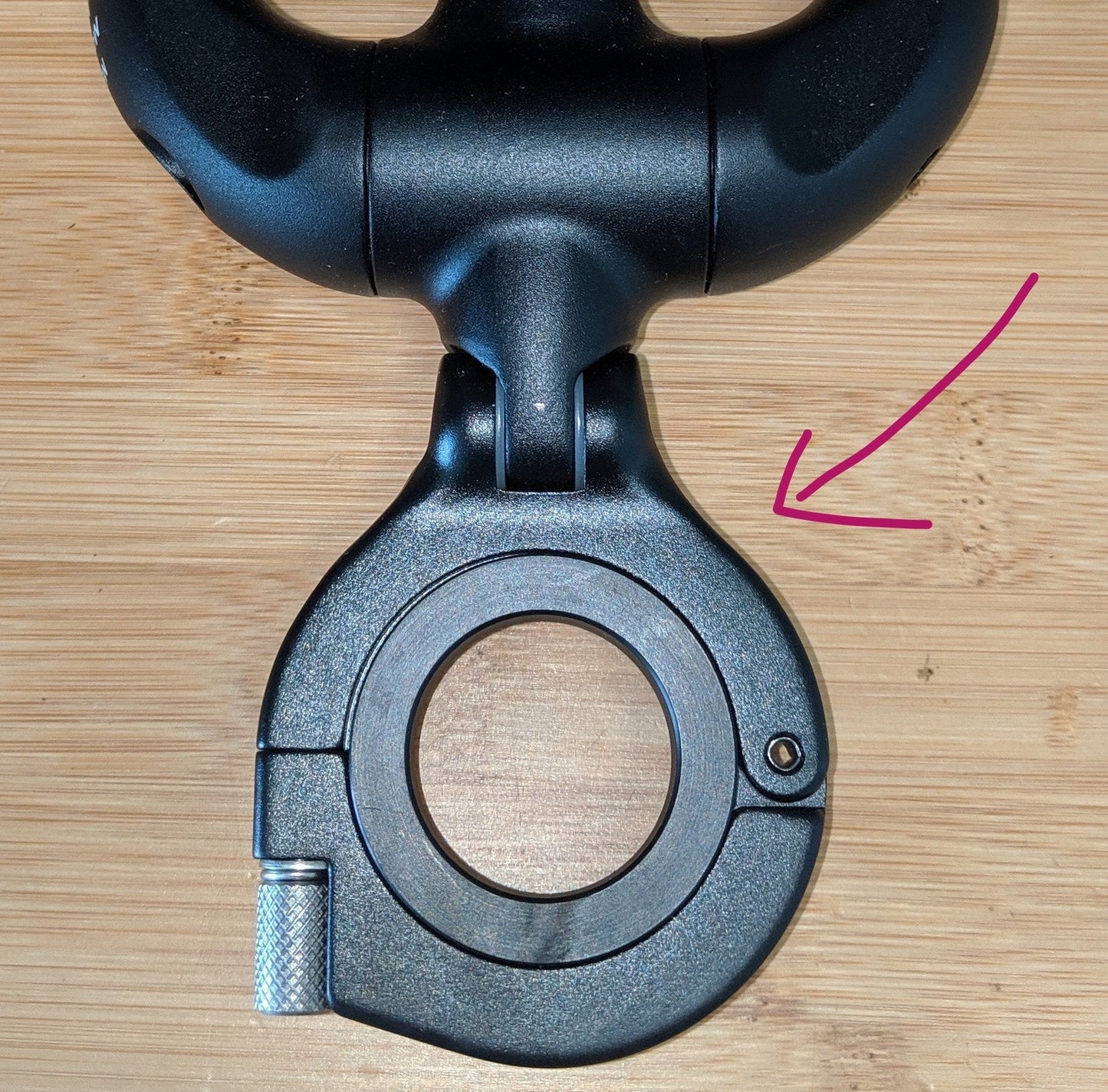 Morsetto anteriore completo da 1"1/8 MAC RIDE per seggiolino per neonati