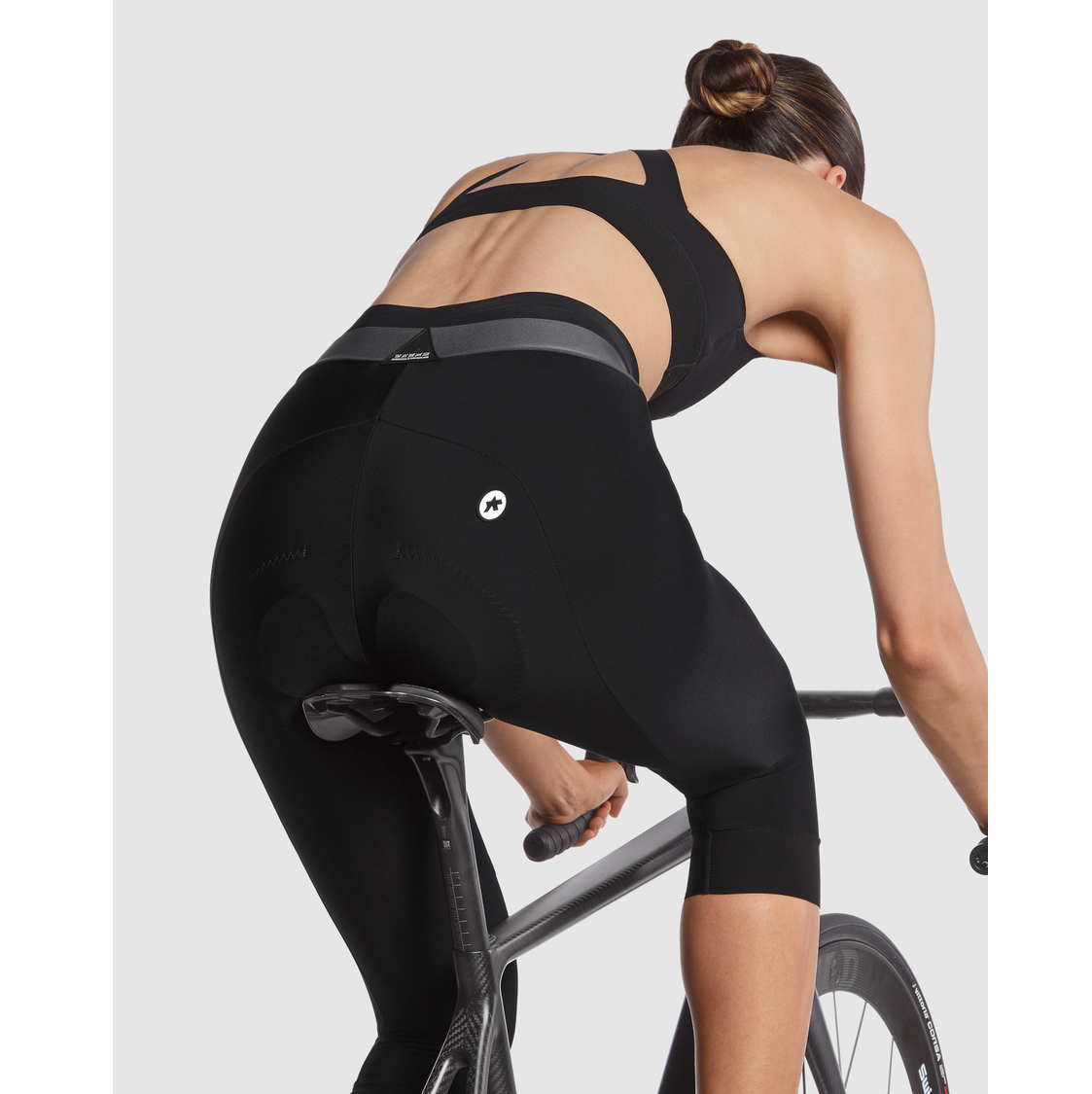 ASSOS UMA C2 - Pantaloncini 3/4 donna Serie nera