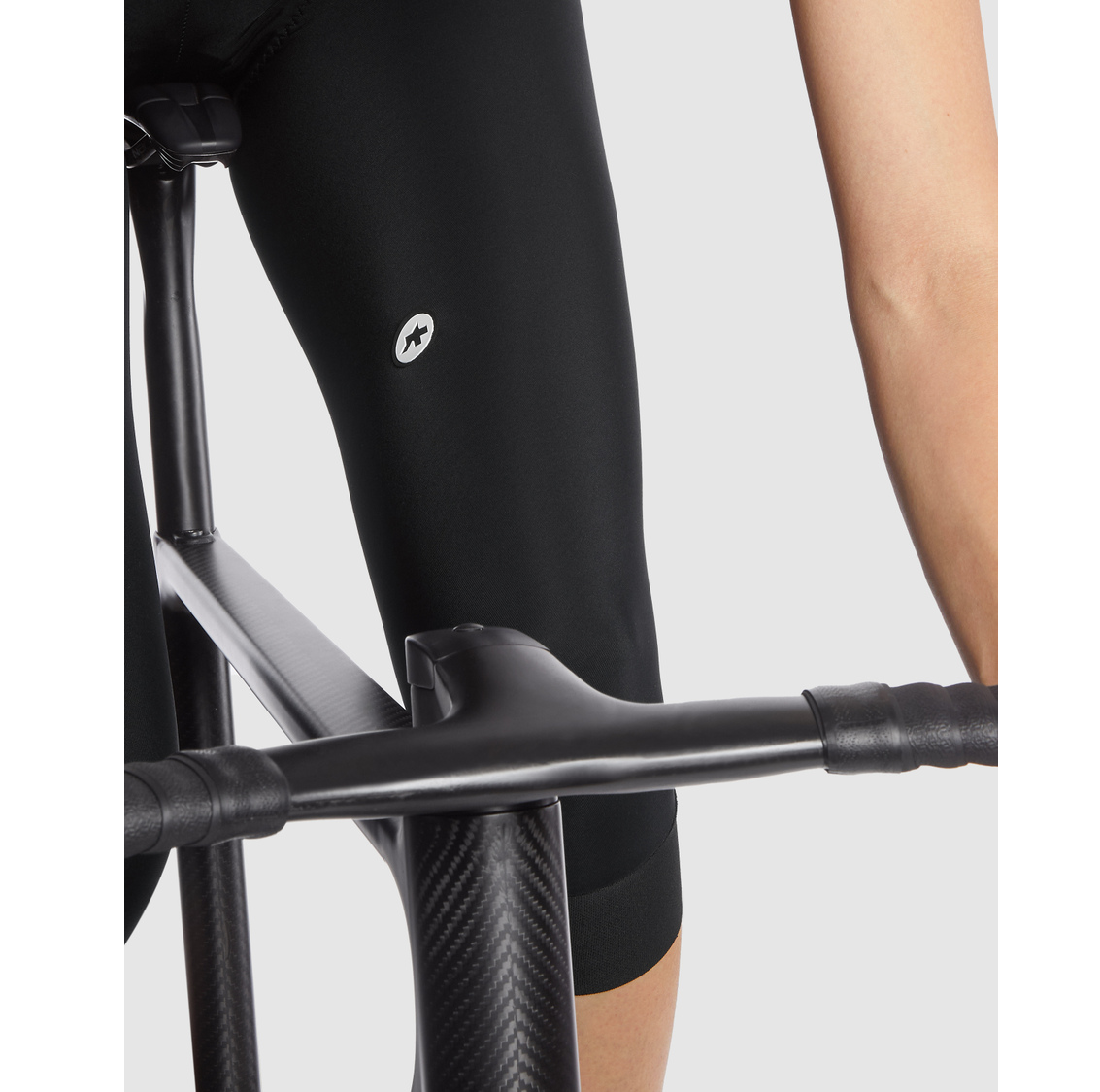 ASSOS UMA C2 - Pantaloncini 3/4 donna Serie nera