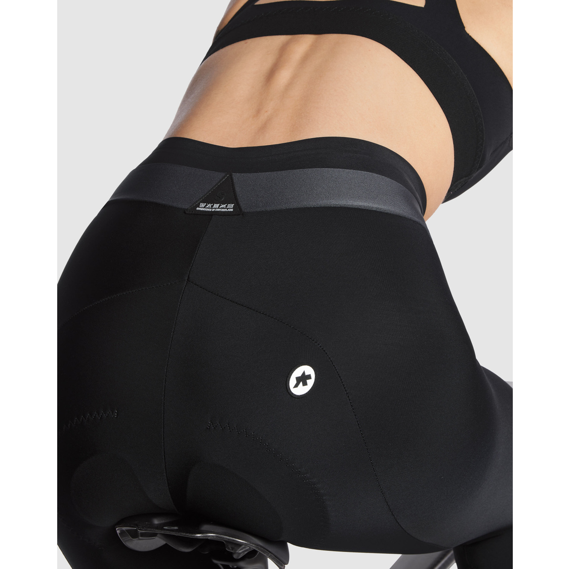 ASSOS UMA C2 - Pantaloncini 3/4 donna Serie nera