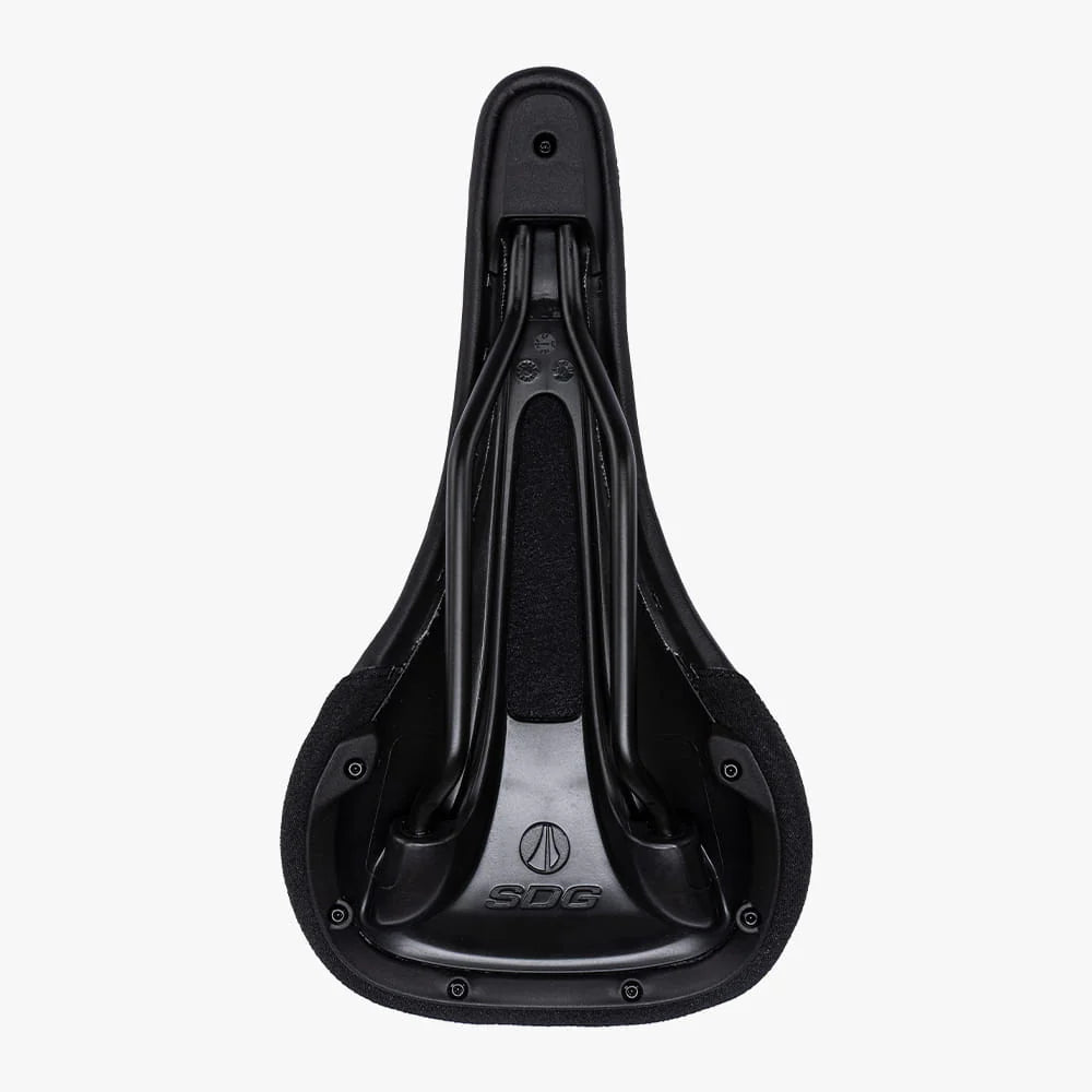 Sella SDG BEL-AIR V3 MAX con binari Lux-Alloy marrone con cuciture a vista