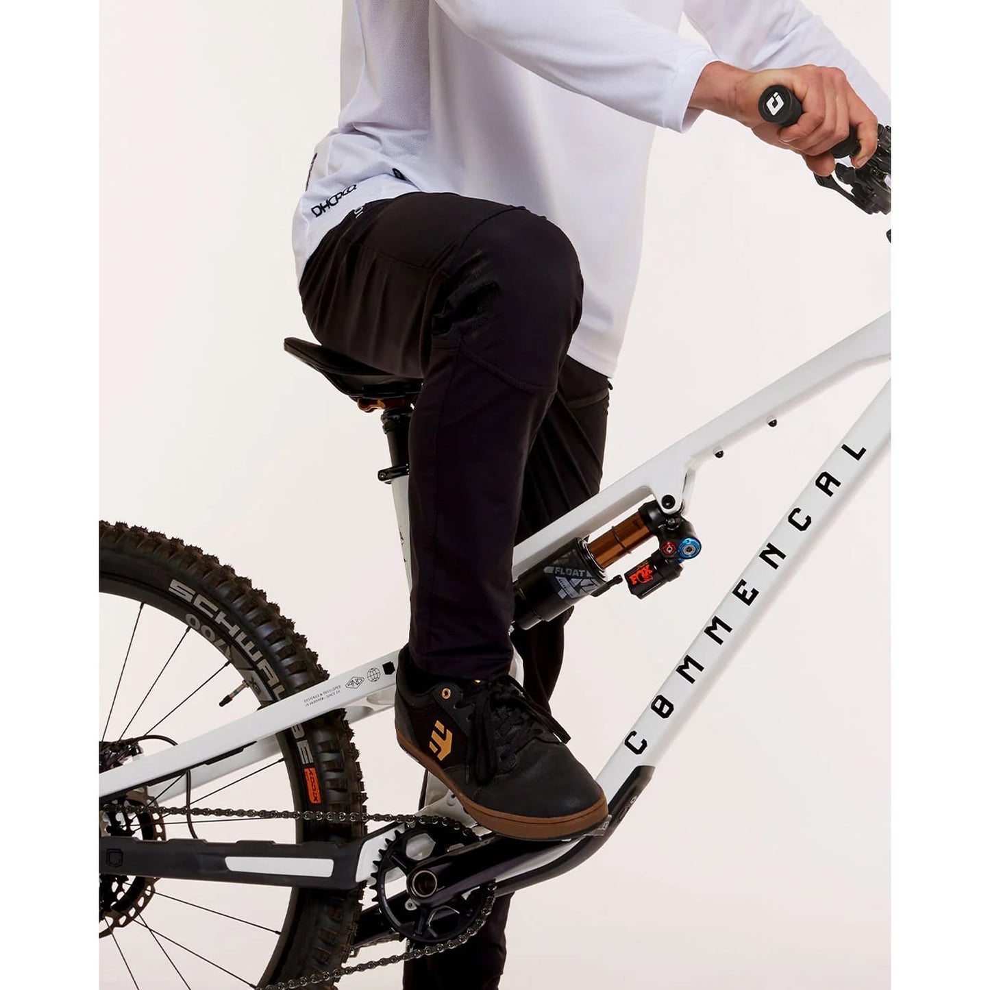 DHARCO GRAVITY Pantaloni neri
