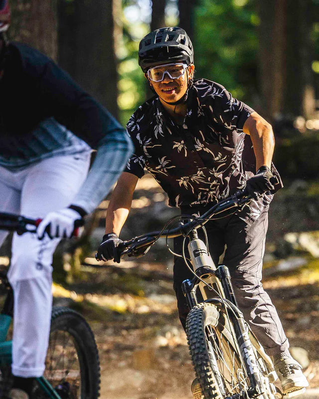 DHARCO TECH BOWEN Camicia a maniche corte nera