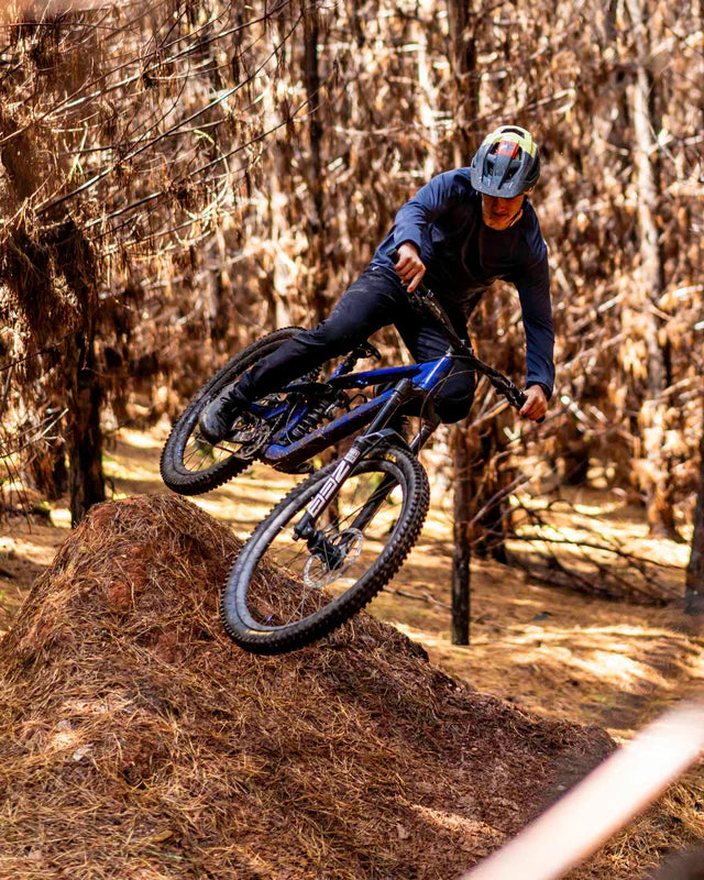 DHARCO ATHER Pantaloni neri