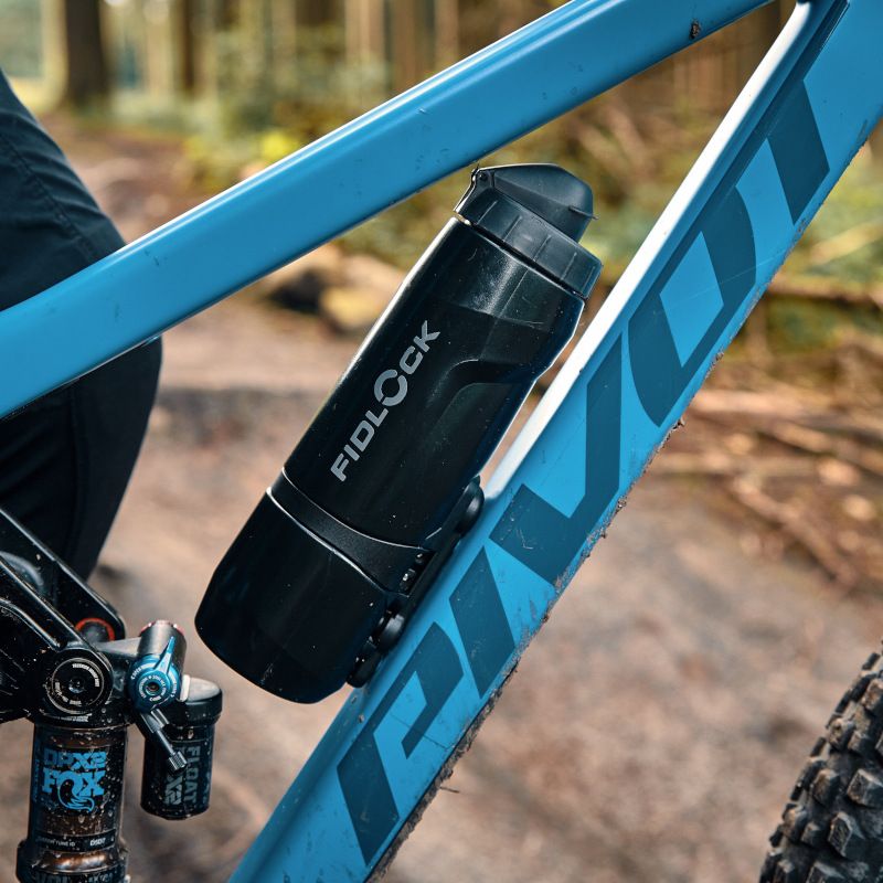 Kit bottiglia e portaborraccia FIDLOCK TWIST BIKE BASE 800 ml Nero