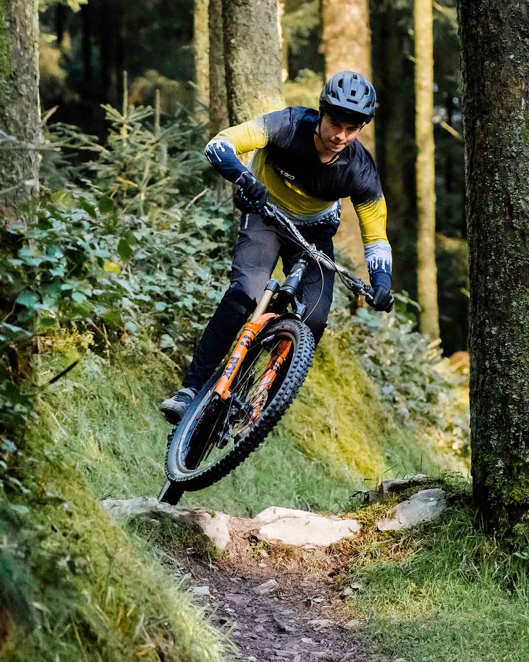 DHARCO RACE ACID RAIN Maglia a manica lunga nera/gialla