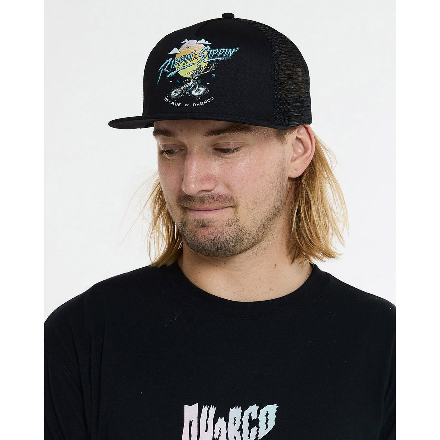 DHARCO FLAT BRIM TRUCKER RIPPIN AND SIPPIN Cap Nero