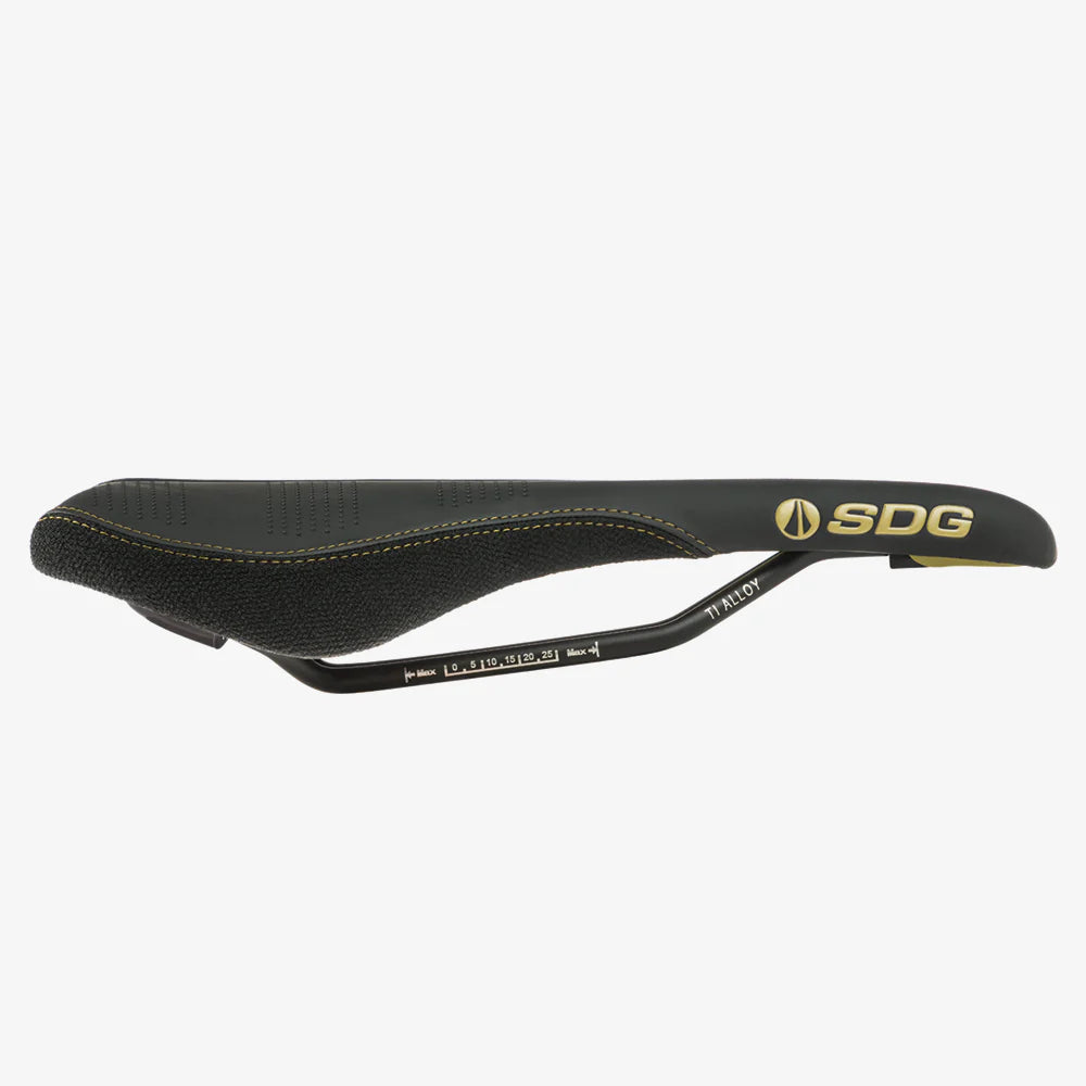 SDG RADAR MTN Rails Sella in titanio-alluminio Nero/Crema