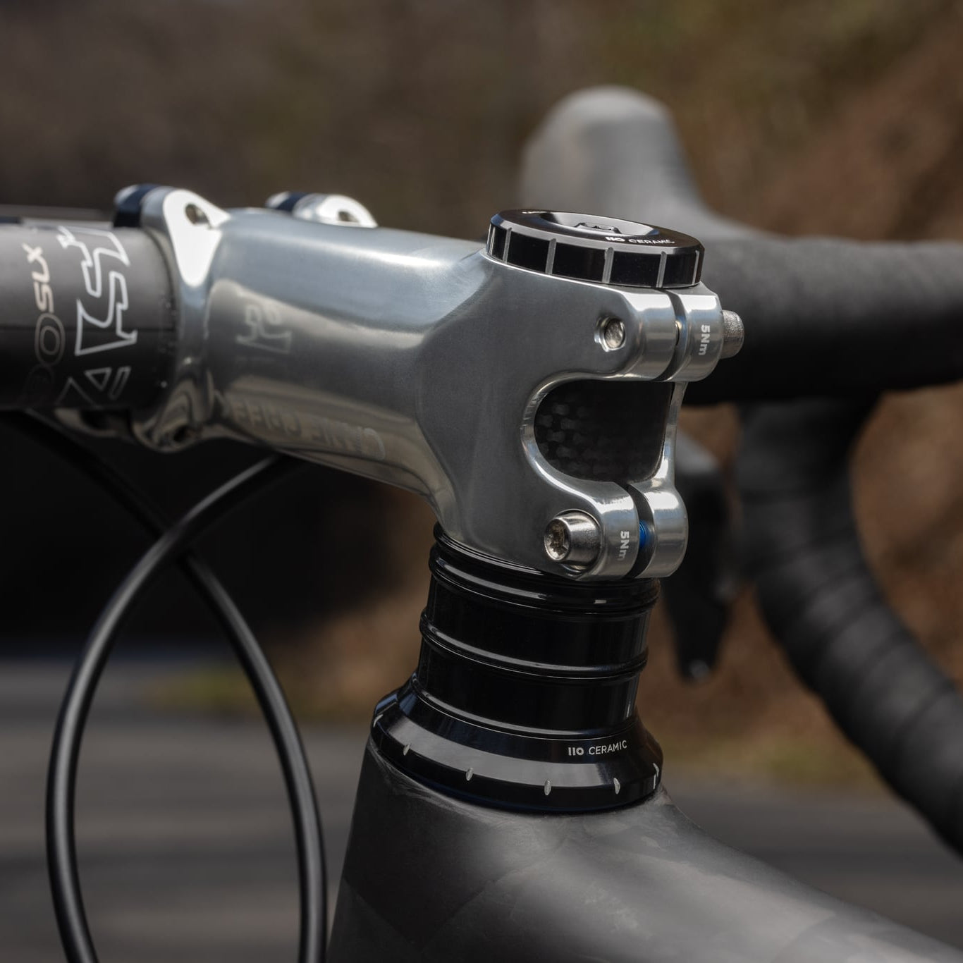 CANE CREEK 110 Cuffia conica in ceramica, 1 1/8"-1.5", IS41/28.6/H9 | IS52/40, nero/argento