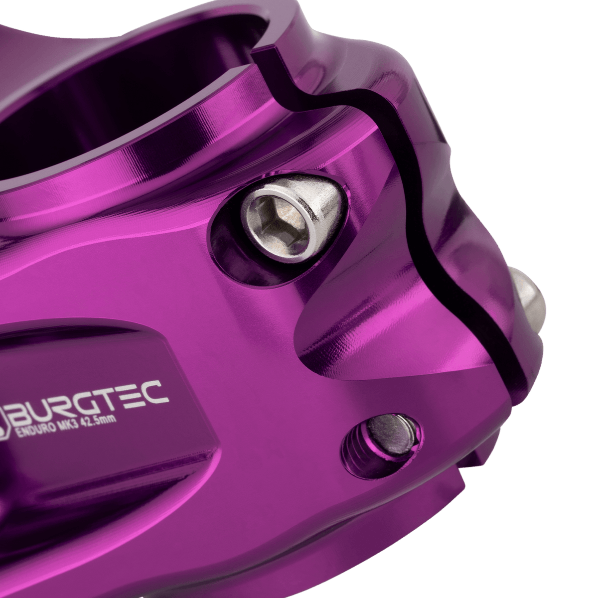 Attacco manubrio BURGTEC ENDURO MK3 viola — dettaglio del morsetto del cannotto