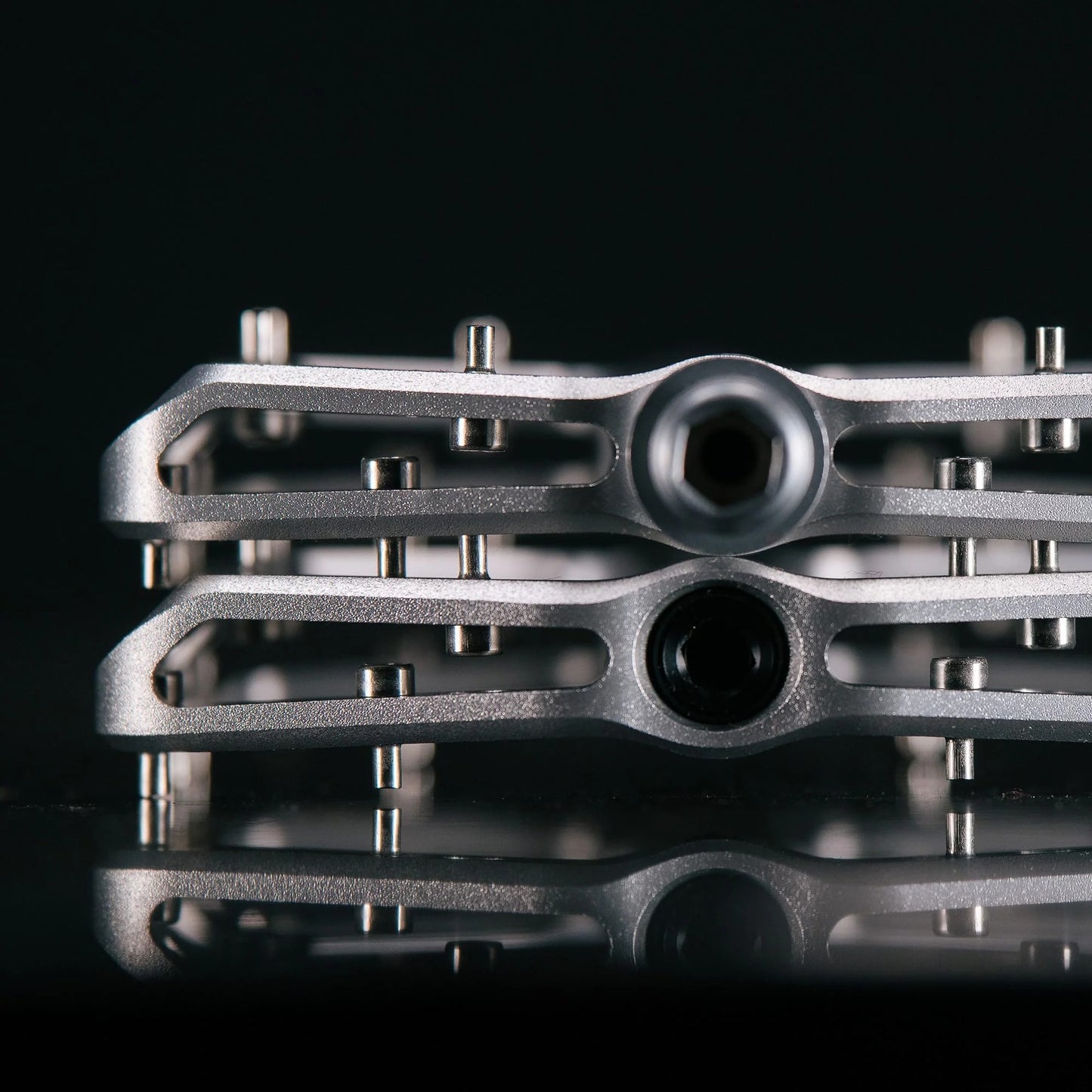 Pedali piatti WOLF TOOTH WAVEFORM PERFORMANCE argento