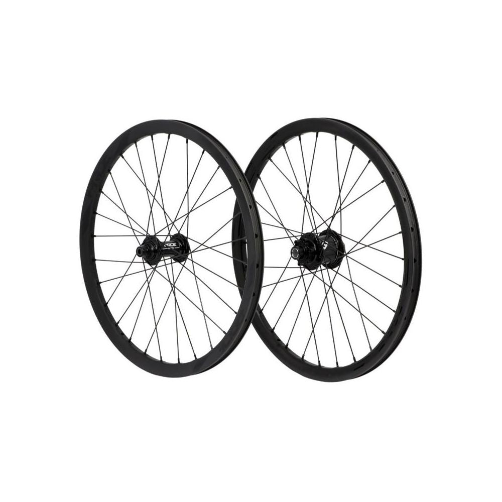 Coppia di Ruote PRIDE 20" (451mm) Carbonio Wave Matt Black Disc Matrix Assi 10/15mm Nero