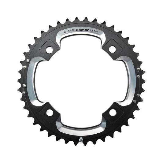Corona esterna SRAM/TRUVATIV 10 velocità, 4 fori, 120 mm, 39 denti, in alluminio nera/argento — vista della corona su sfondo bianco