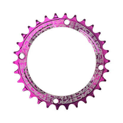 Corona monocorona RACE FACE a denti stretti e larghi, 9/10/11/12 velocità, 4 fori, 104 mm, viola — vista della corona su sfondo bianco