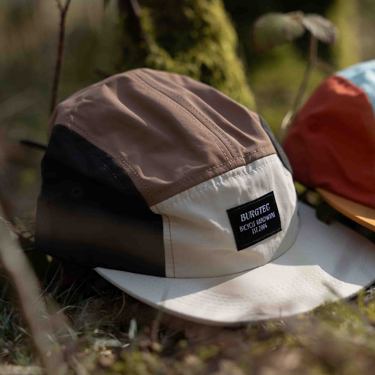 CORRIERE BURGTEC A CINQUE PANNELLI Cappello Macchiato