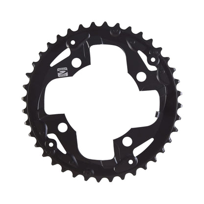 Corona esterna SHIMANO ACERA M3000 9 velocità, 4 fori, 96 mm — vista della corona su sfondo bianco