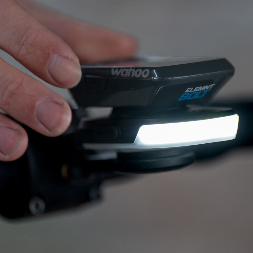 Luce anteriore BBB SLICE 300 con inserto GPS GARMIN WAHOO