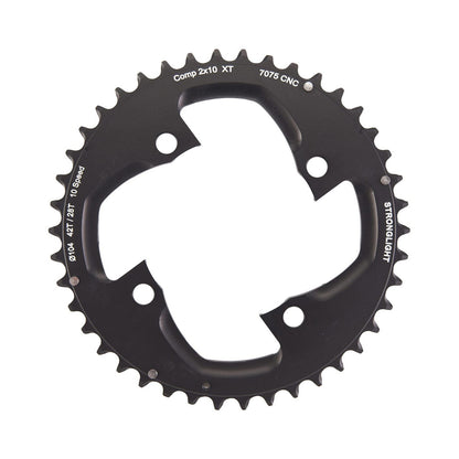 Corona esterna STRONGLIGHT SHIMANO XT M785 10 velocità, 4 fori, 104 mm — vista della corona su sfondo bianco