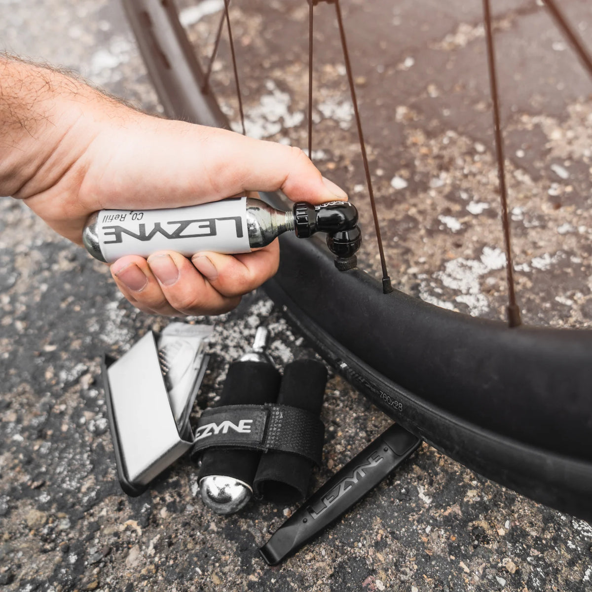 Kit di riparazione LEZYNE TWIN DRIVE Repair Combo + cartuccia CO2 filettata