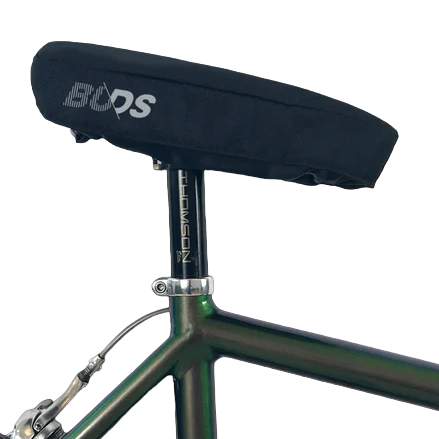 BUDS SADDLE PROTECT Copertura protettiva imbottita per sella per bici da strada/MTB nera