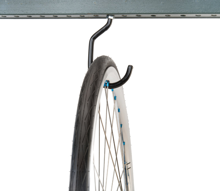 Park Tool 450 montato con una ruota da bici da corsa appesa