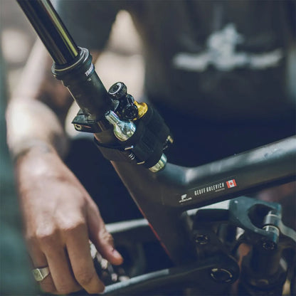 Kit di Riparazione Tubeless Percussore CO2 LEZYNE BLASTER + 5 Inserti