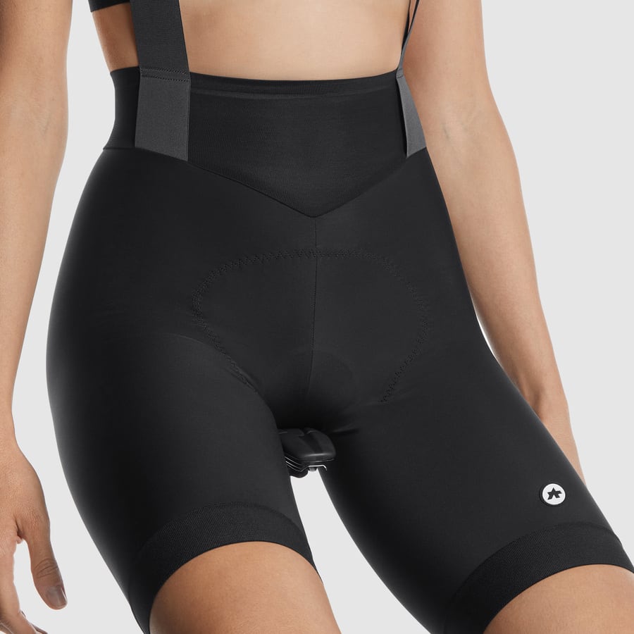 Pantaloncini con bretelle ASSOS UMA GT C2 da donna neri
