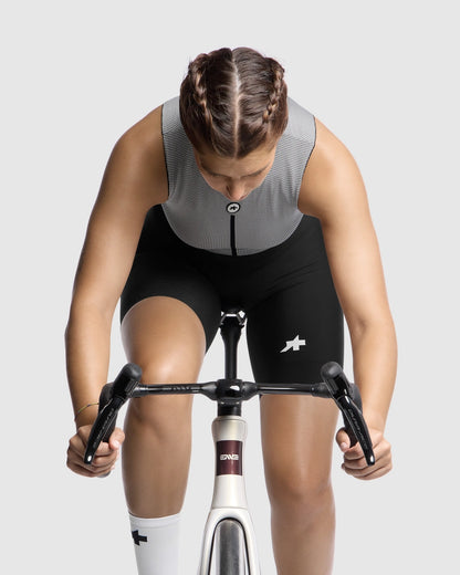 Pantaloncini da ciclismo corti da donna ASSOS UMA GT HALF S11 SHORT neri