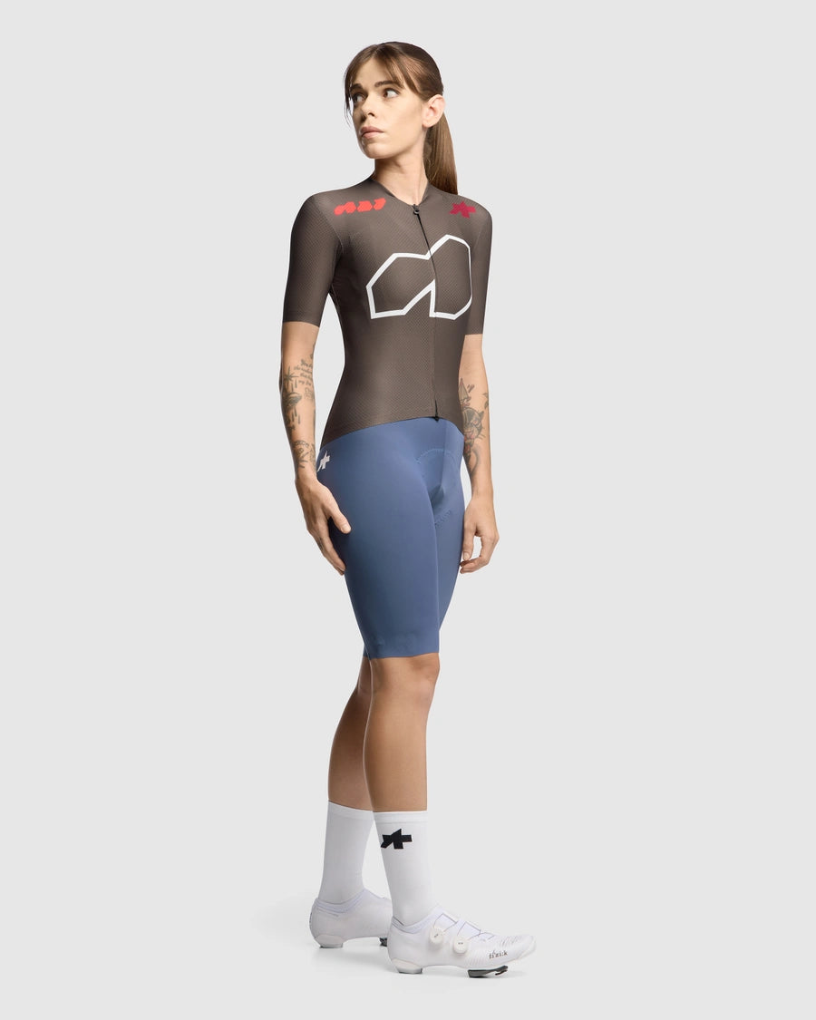 ASSOS DYORA R S11 Maglia a maniche lunghe marrone da donna We are the A