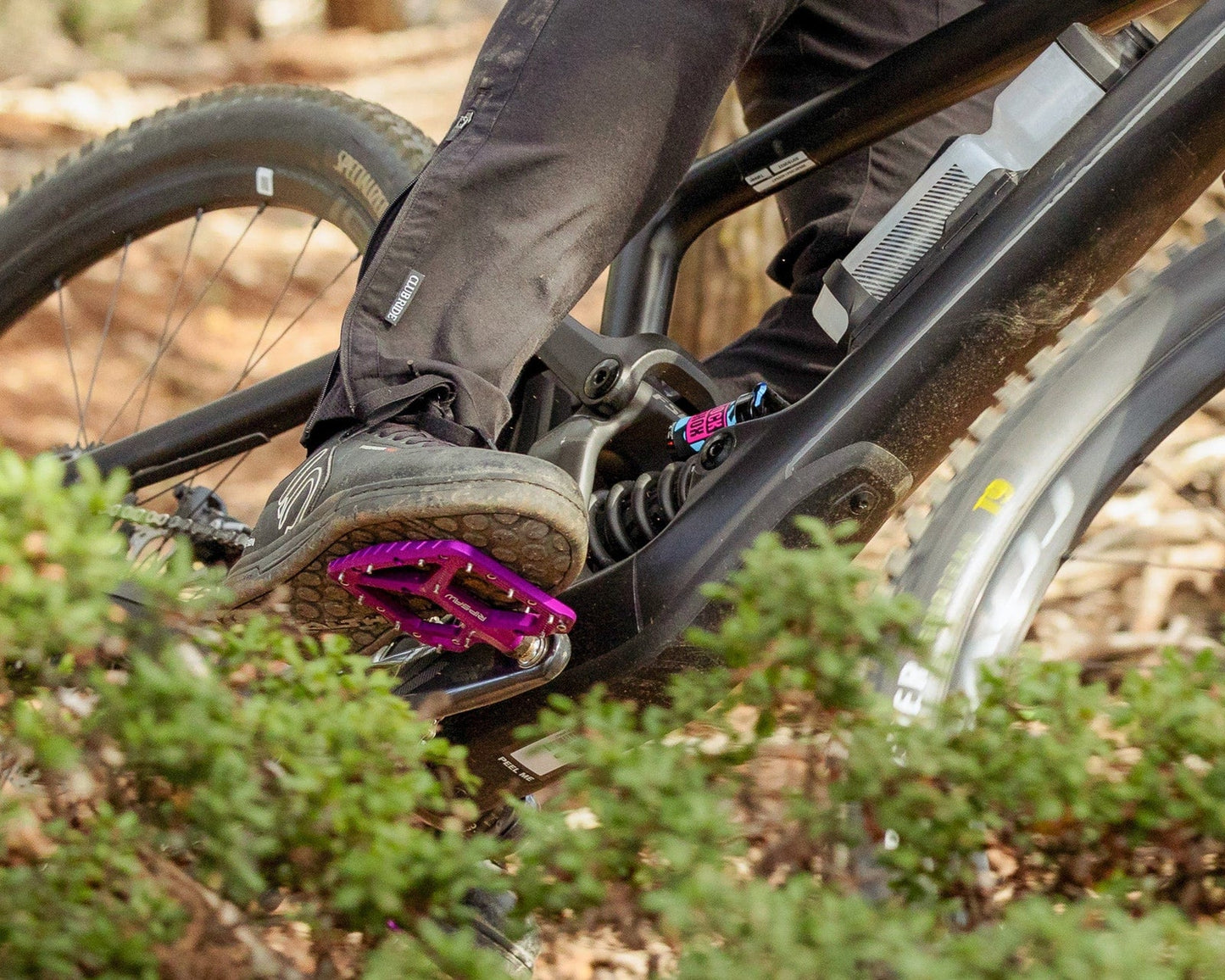 Pedali piatti WOLF TOOTH RIPSAW viola