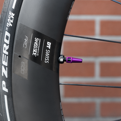 Valvola tubeless DYNAMIC BARKEEPER montata su un cerchio