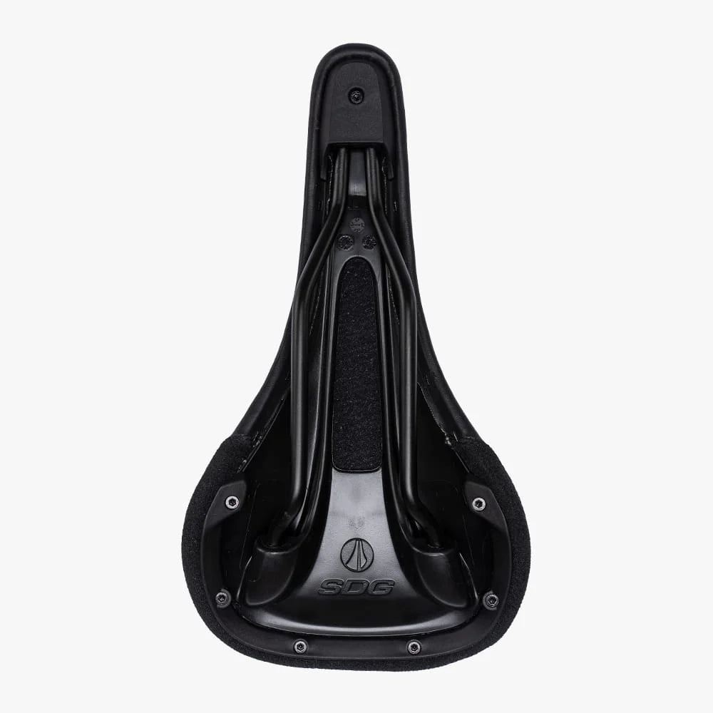 Sella SDG BEL-AIR V3 MAX con binari Lux-Alloy bianca con cuciture a vista