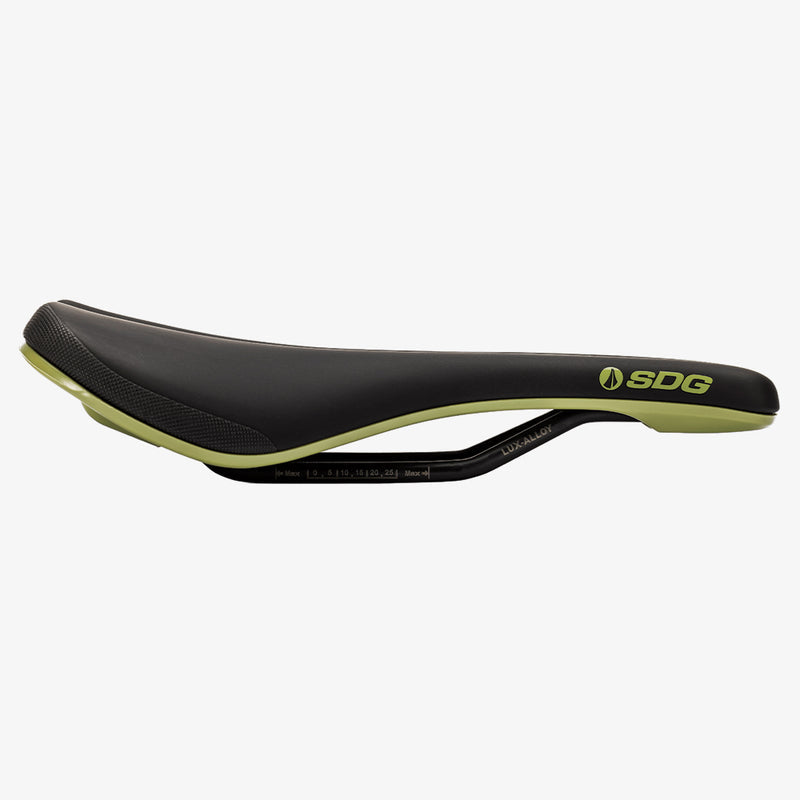 Sella SDG Bel-Air V3 Lux-Alloy color oliva, vista laterale