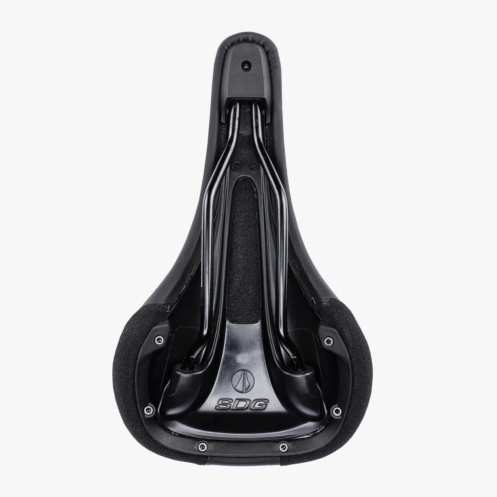 Sella SDG BEL-AIR V3 MAX Wide nera con carrello in acciaio