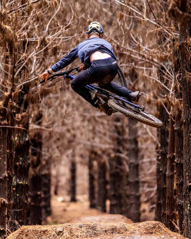 DHARCO ATHER Pantaloni neri