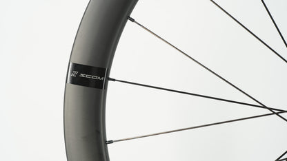 Coppia di Ruote SCOM AERO 50 Tubeless Ready (Center Lock)