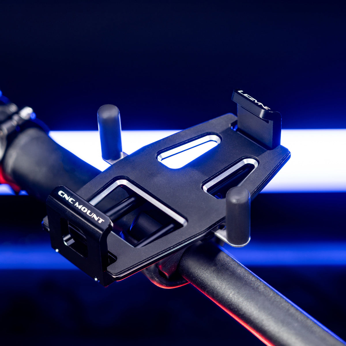 Supporto per smartphone LEZYNE CNC PHONE MOUNT in alluminio