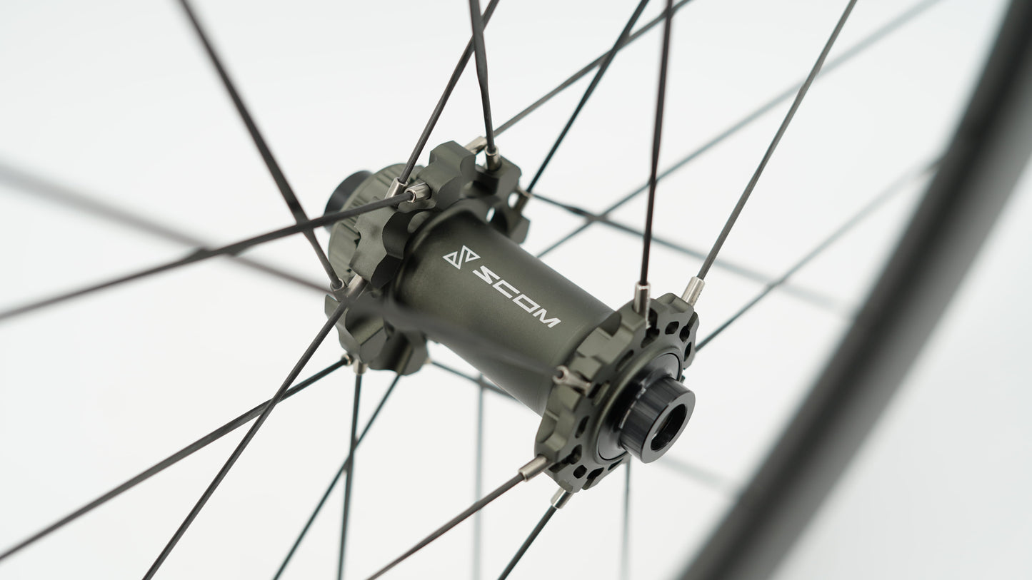 Coppia di ruote SCOM ULTRA + Tubeless Ready (bloccaggio centrale)