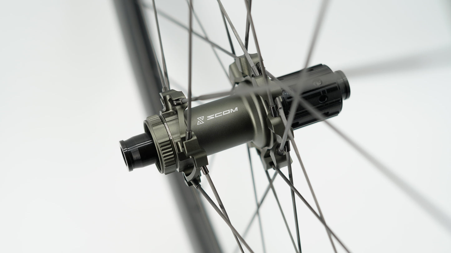 Coppia di ruote SCOM ULTRA Tubeless Ready (bloccaggio centrale)