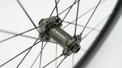 Coppia di Ruote SCOM ULTRA 50 Tubeless Ready (Center Lock)