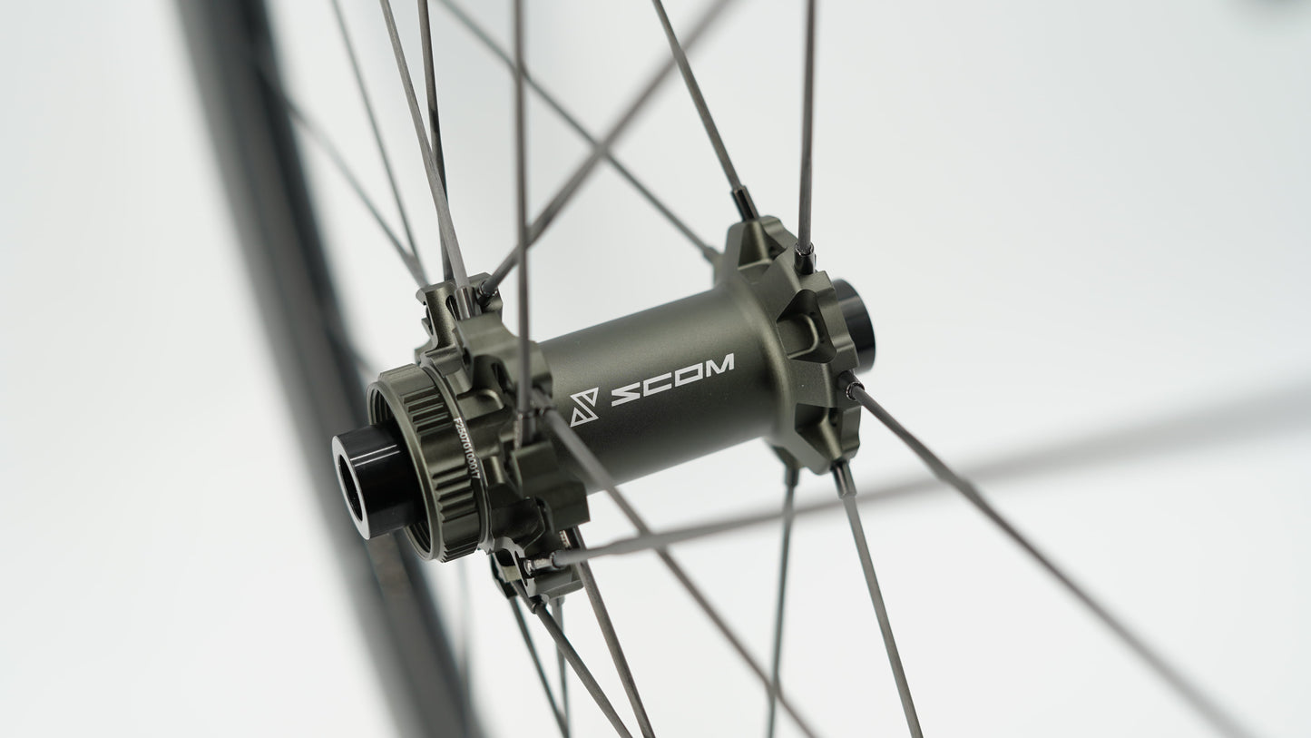 Coppia di ruote SCOM ULTRA Tubeless Ready (bloccaggio centrale)