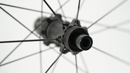 Coppia di Ruote SCOM EVO 50 Tubeless Ready (Center Lock)