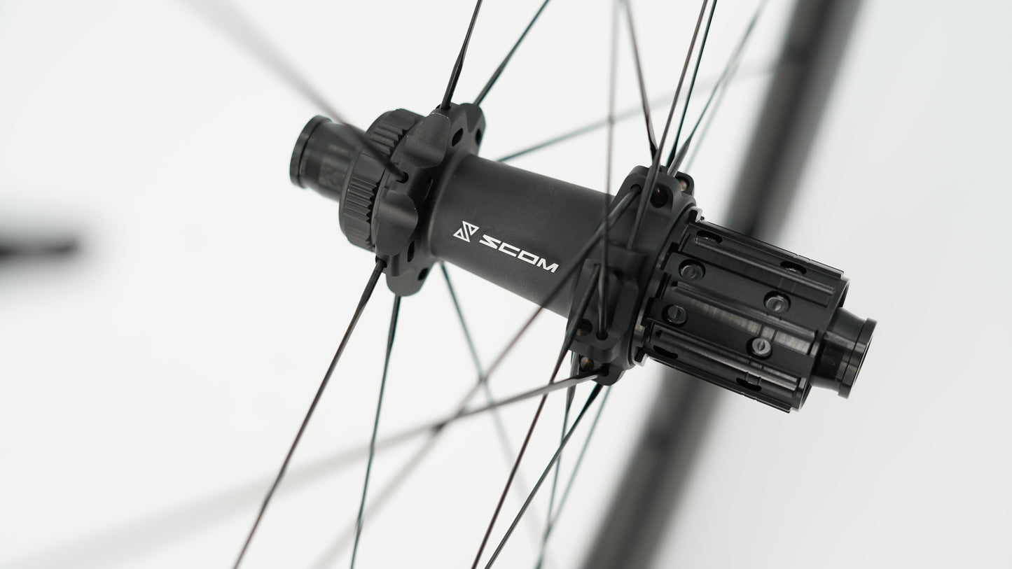 Coppia di ruote SCOM EVO Tubeless Ready (bloccaggio centrale)