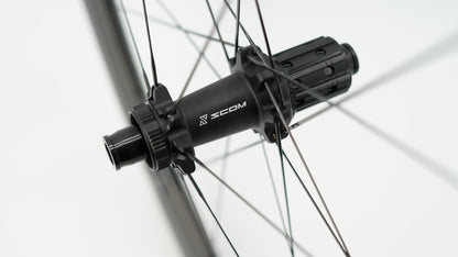 Coppia di Ruote SCOM EVO 50 Tubeless Ready (Center Lock)