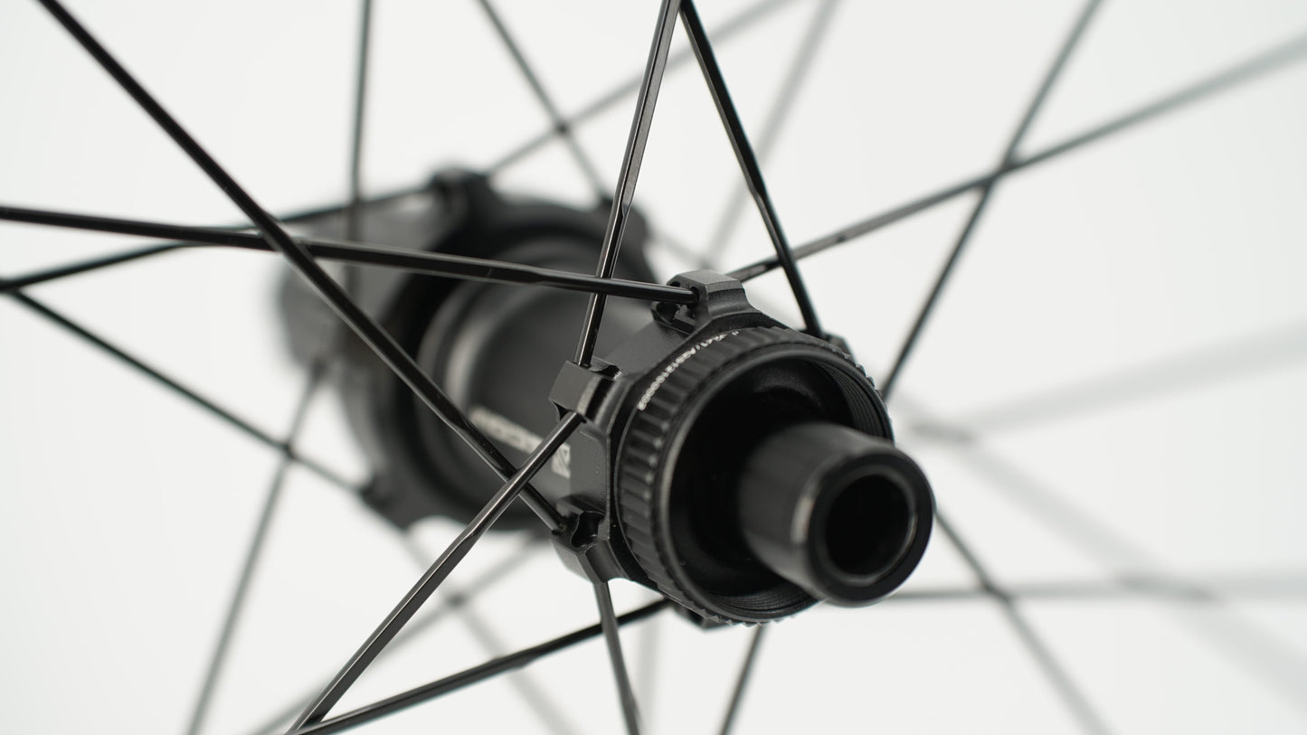 Coppia di ruote SCOM CORSA 60 Tubeless Ready (bloccaggio centrale)